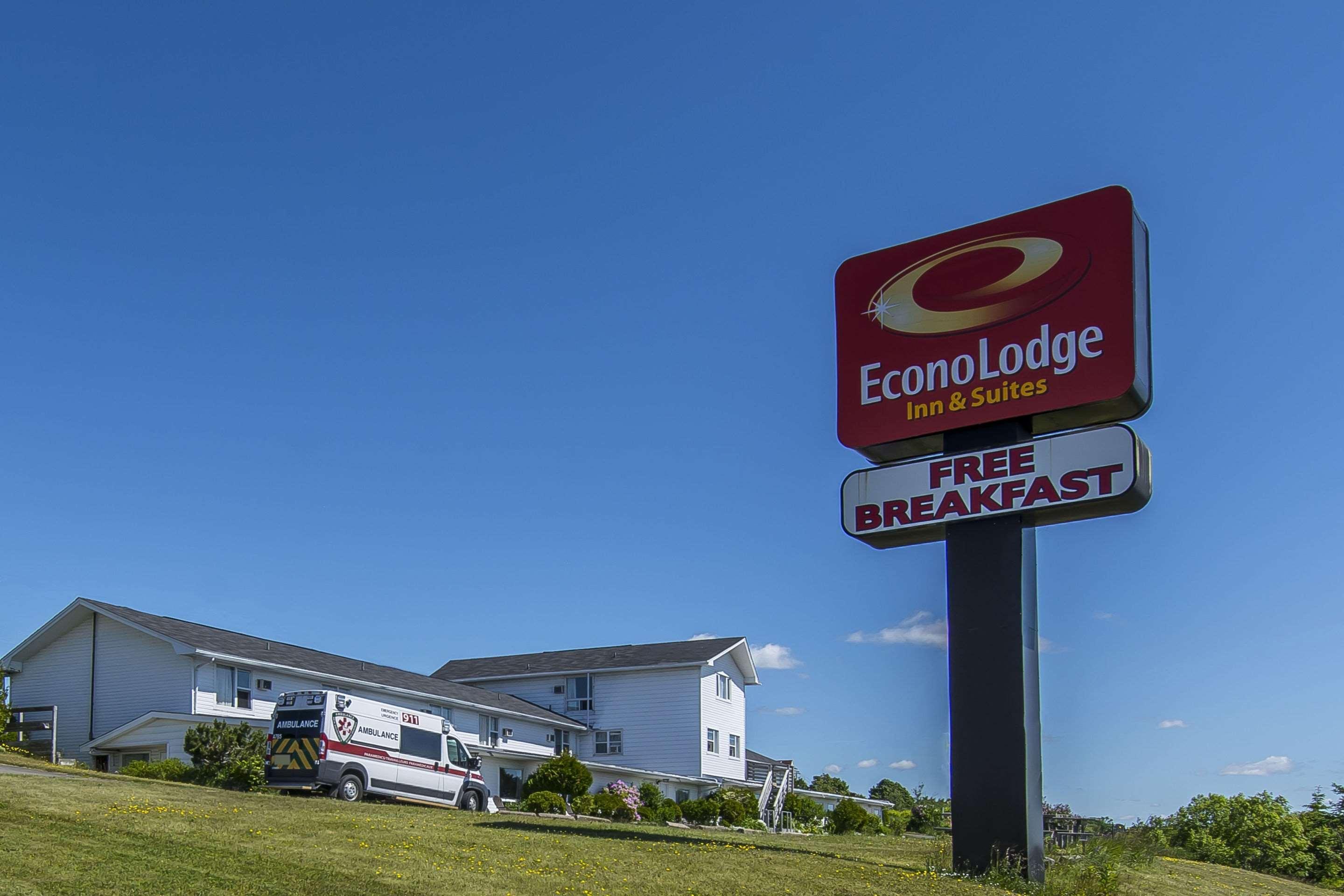 Econo Lodge Inn & Suites Saint John Buitenkant foto