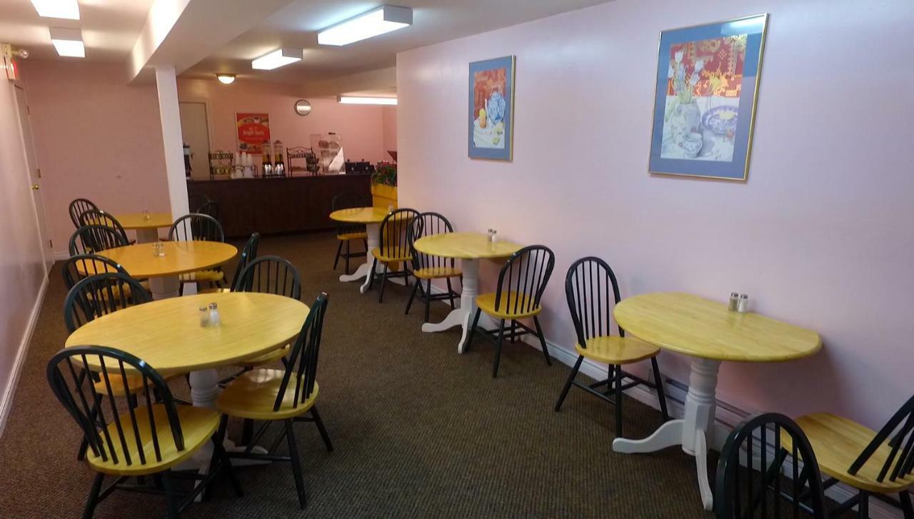 Econo Lodge Inn & Suites Saint John Buitenkant foto
