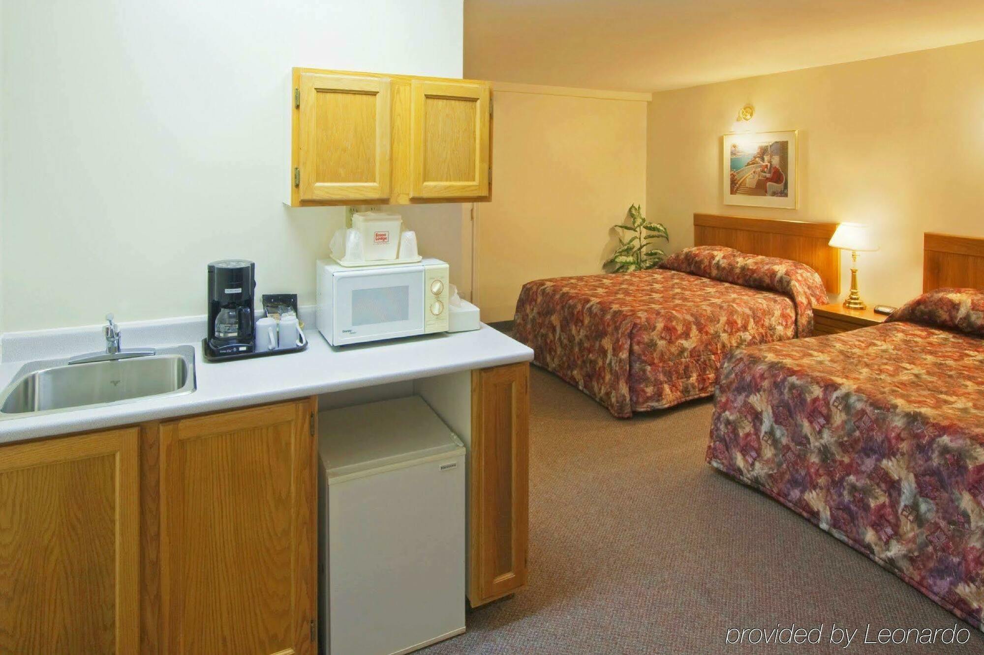Econo Lodge Inn & Suites Saint John Buitenkant foto