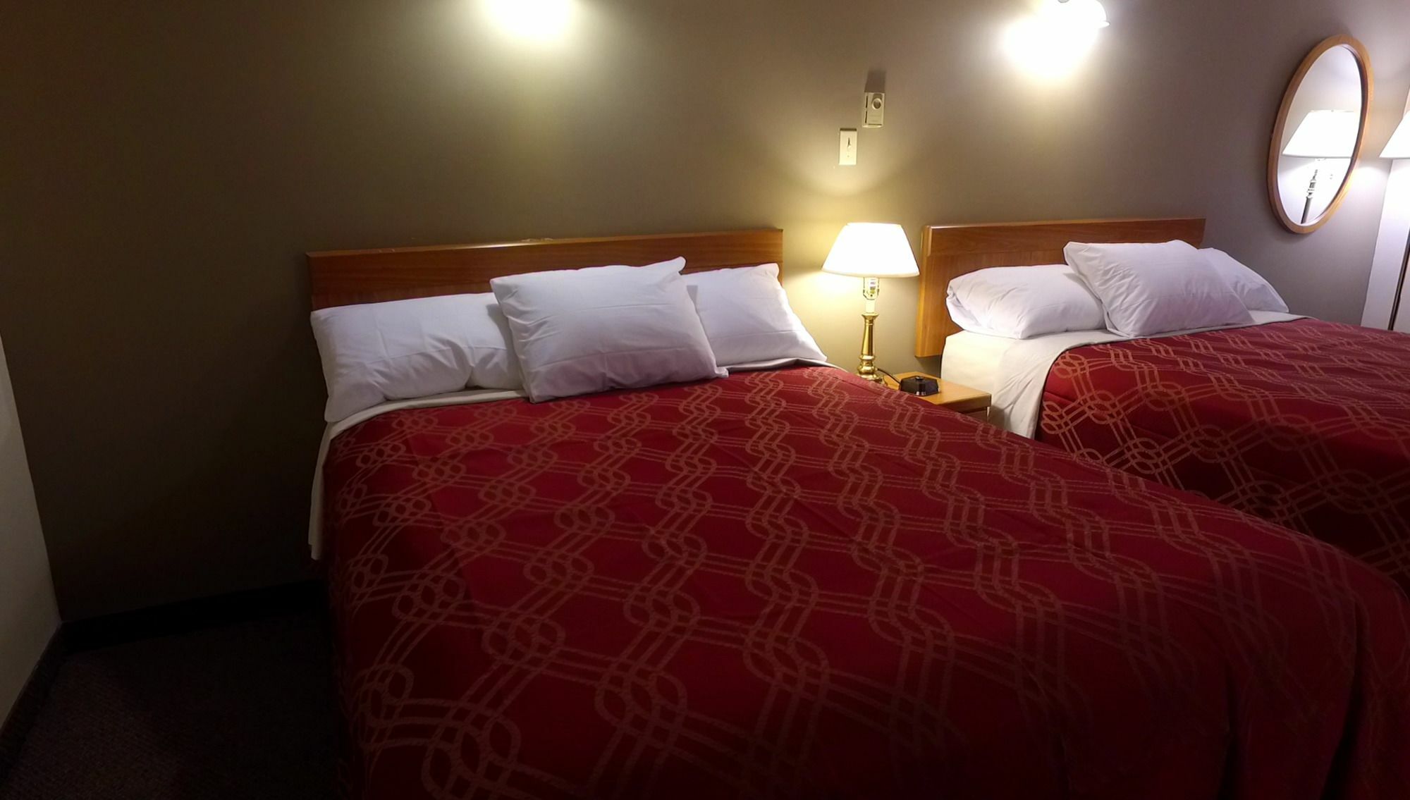 Econo Lodge Inn & Suites Saint John Buitenkant foto